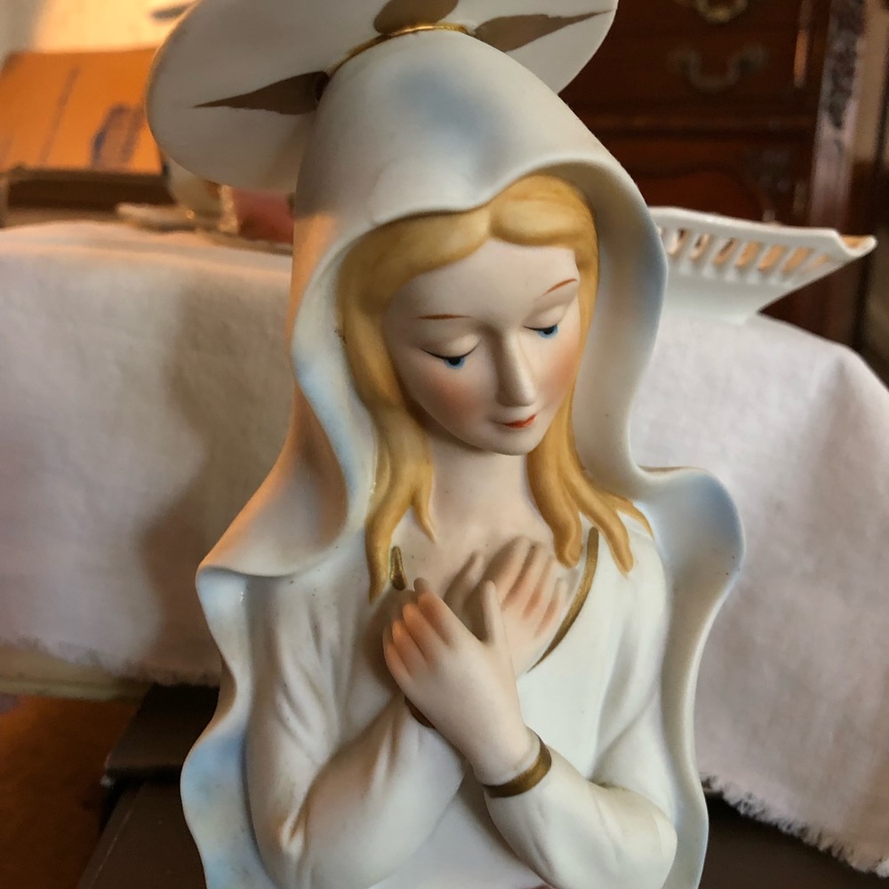 Vintage Lefton bisque bust of the Blessed Mother.